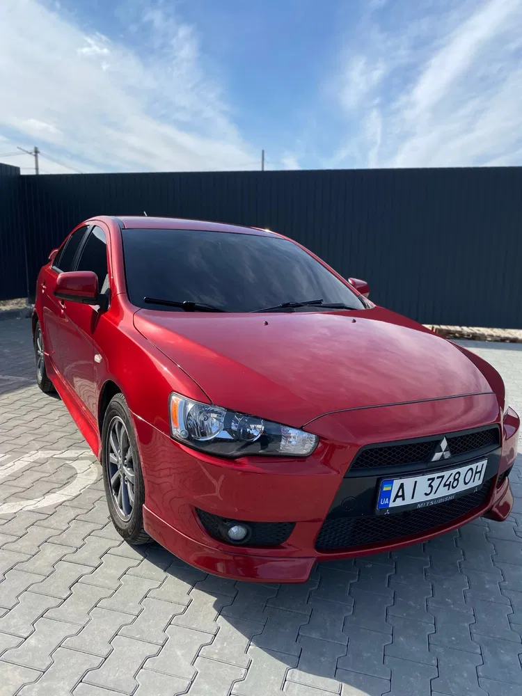 Фото 2011 Mitsubishi Lancer