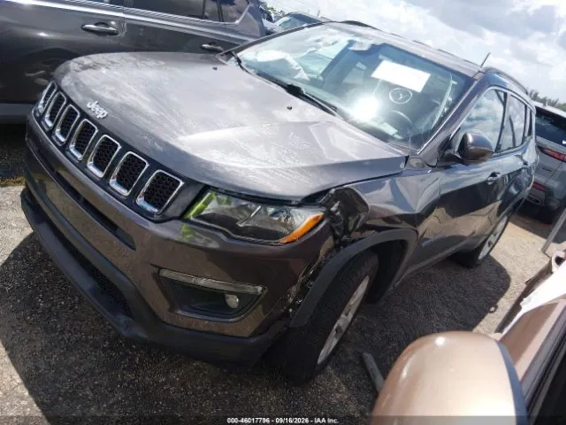 Фото 2019 Jeep Compass
