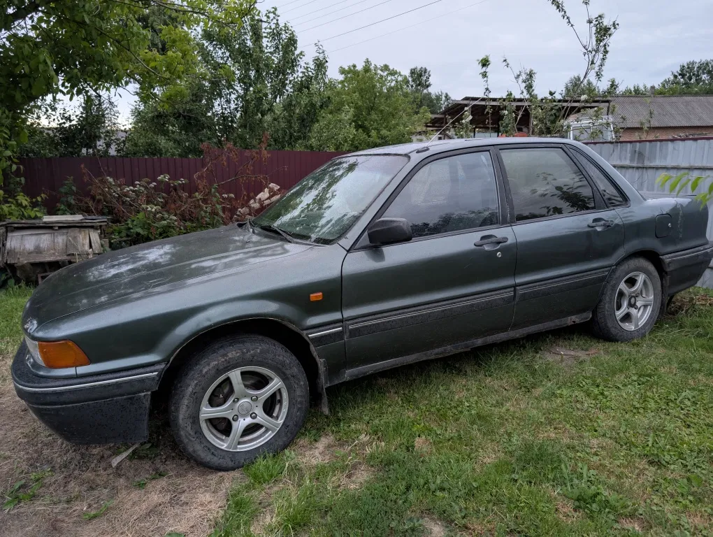 Фото 1988 Mitsubishi Galant