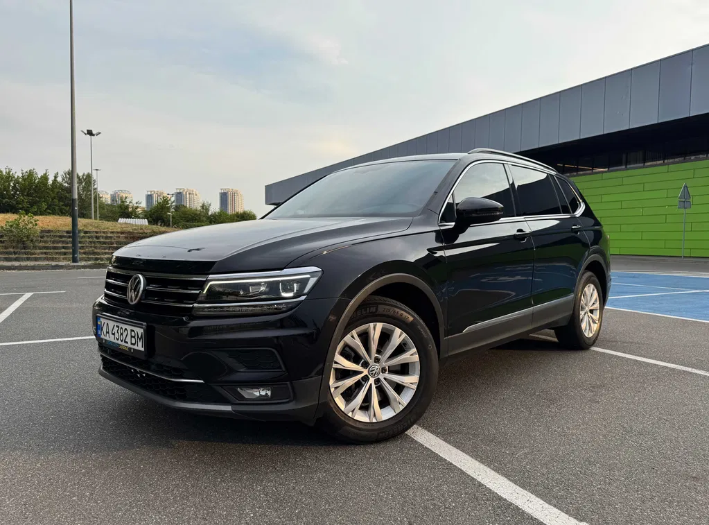 Фото 2018 Volkswagen Tiguan