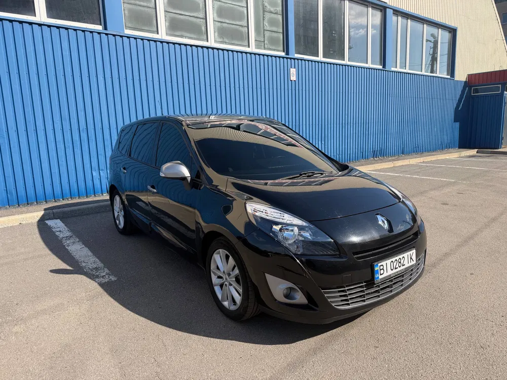 Фото 2011 Renault Scenic