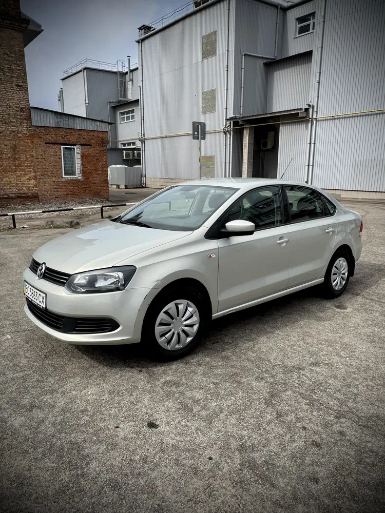 Фото 2013 Volkswagen Polo