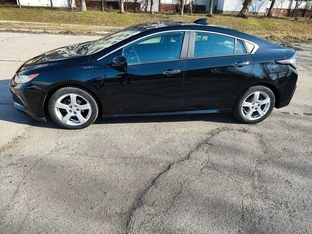 Фото 2016 Chevrolet Volt
