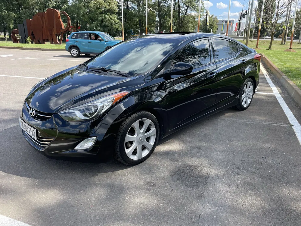 Фото 2013 Hyundai Elantra