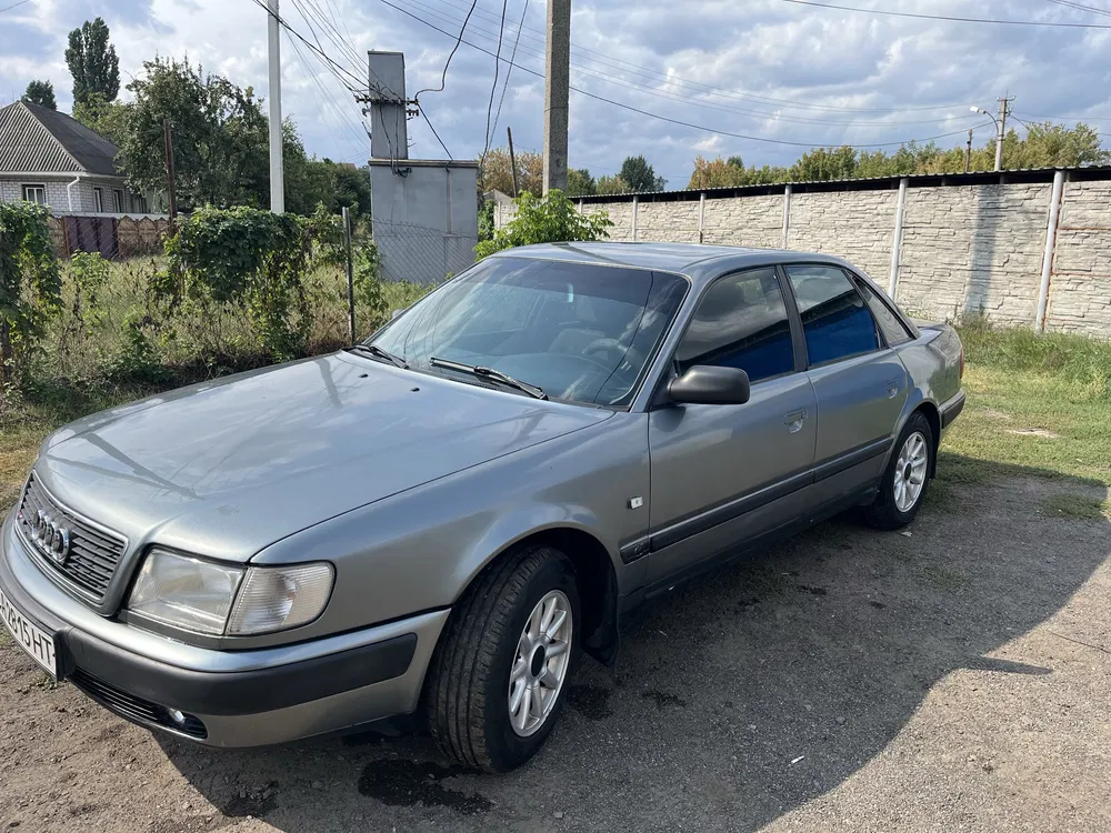 Фото 1992 Audi 100