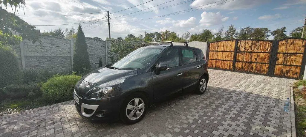 Фото 2009 Renault Scenic III