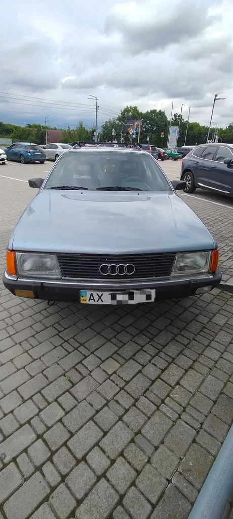 Фото 1984 Audi 100