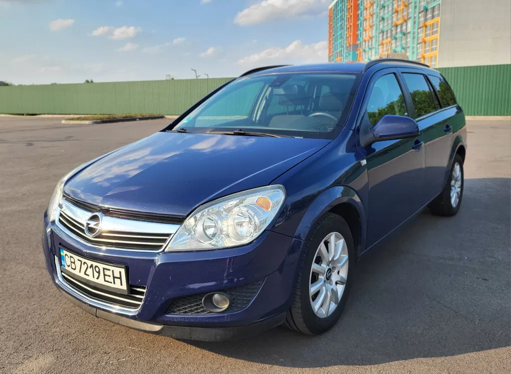 Фото 2010 Opel Astra