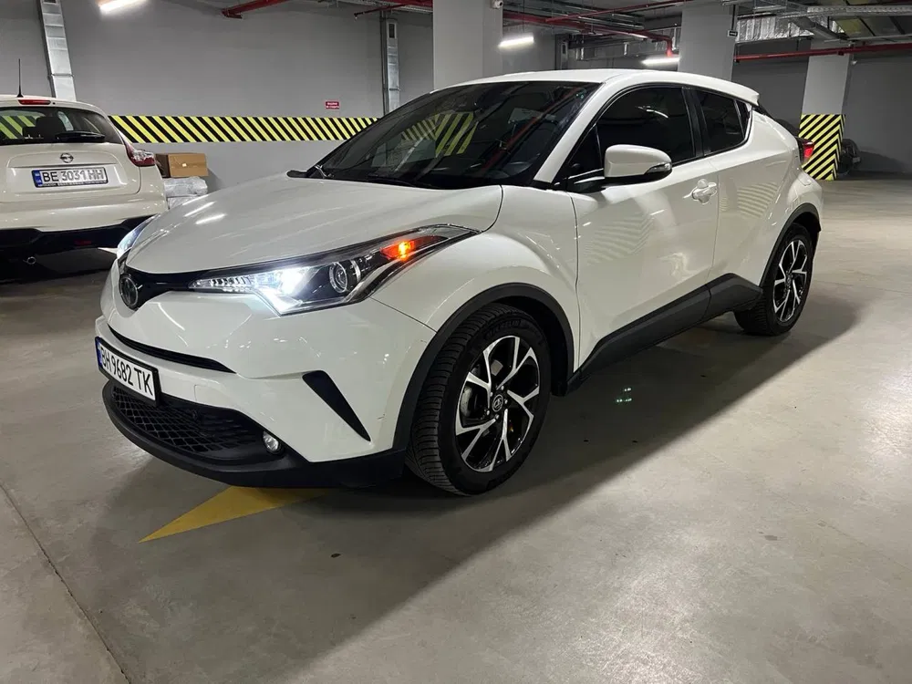 Фото 2017 Toyota c-hr