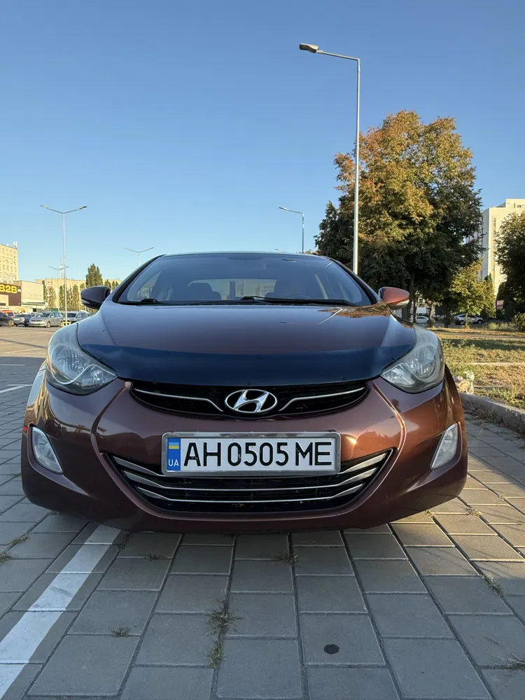 Фото 2012 Hyundai Elantra
