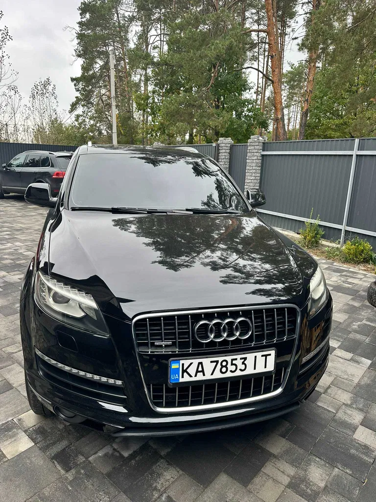 Фото 2010 Audi Q7