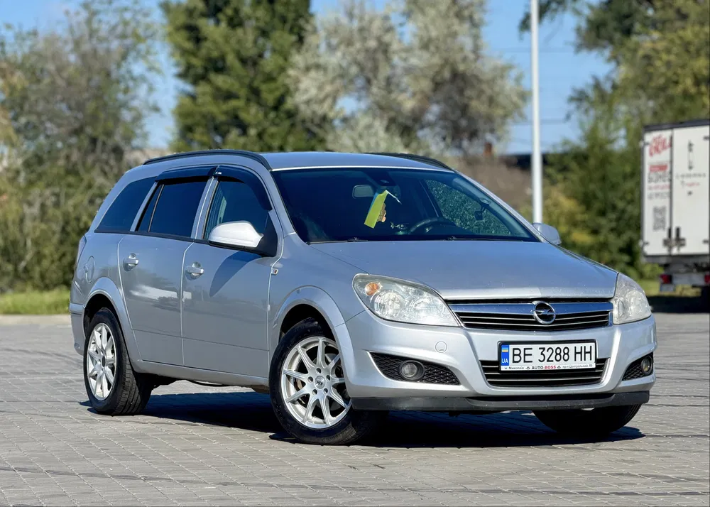 Фото 2009 Opel Astra