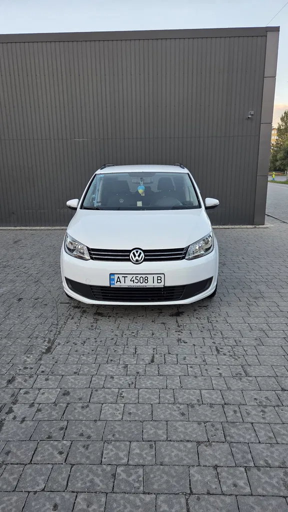 Фото 2010 Volkswagen Touran