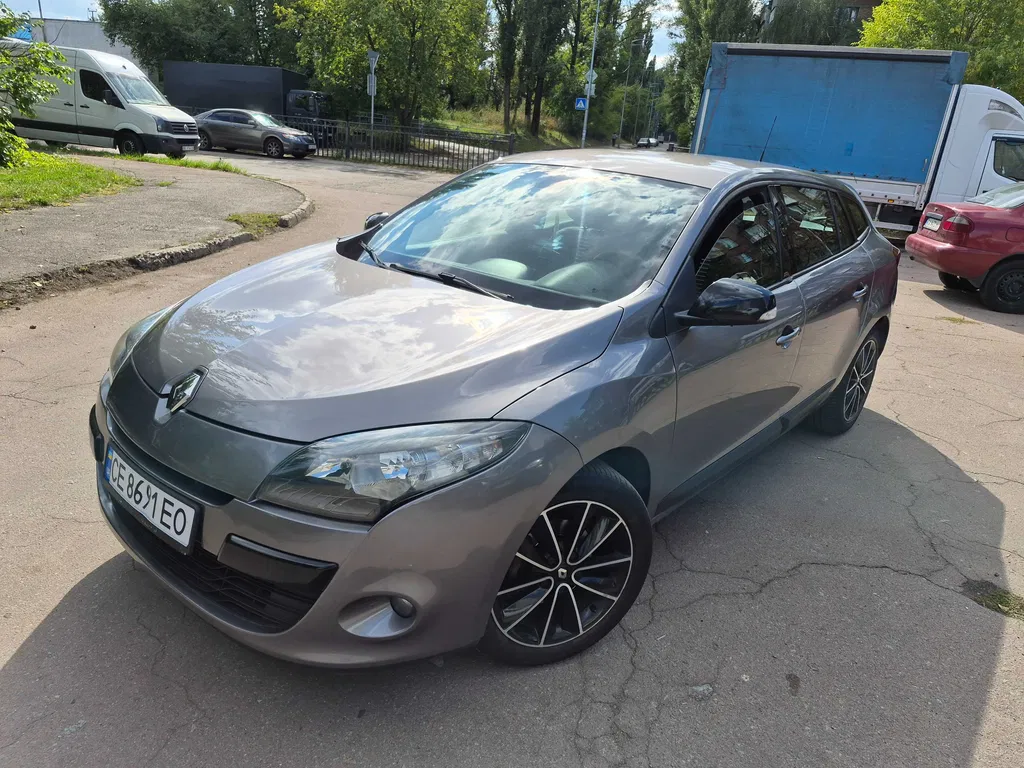 Фото 2011 Renault Megane