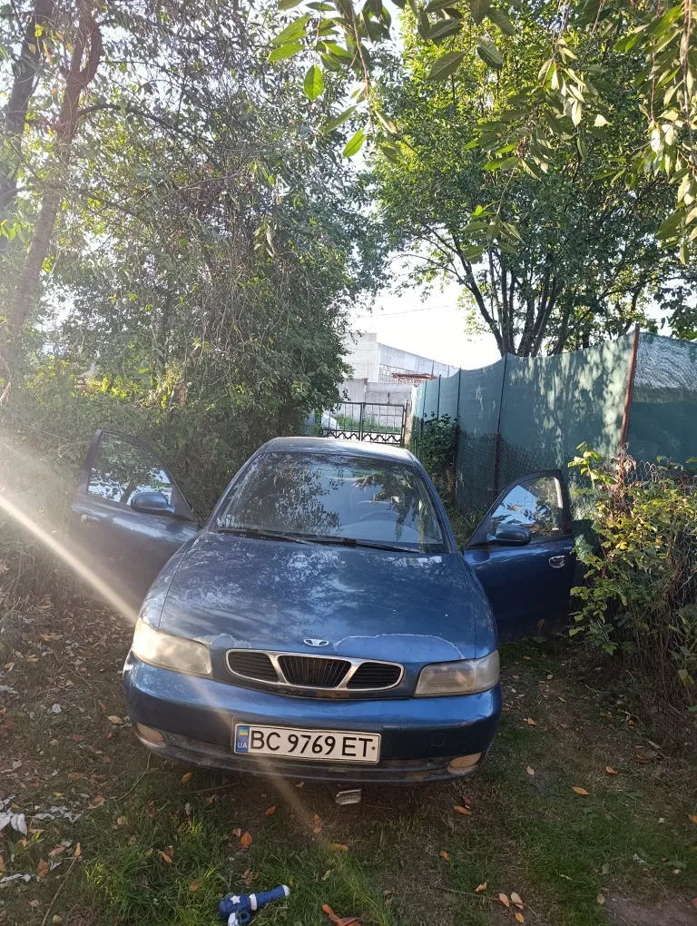 Фото 1998 Daewoo Nubira