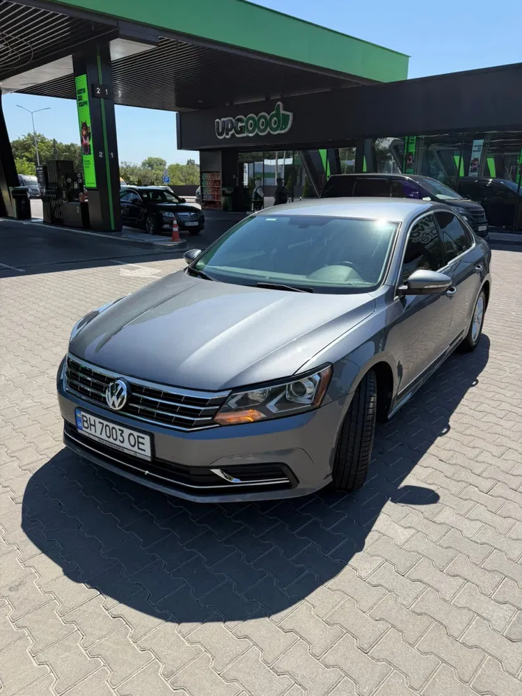 Фото 2016 Volkswagen Passat Sedan