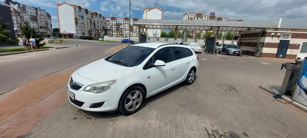 Фото 2012 Opel Astra