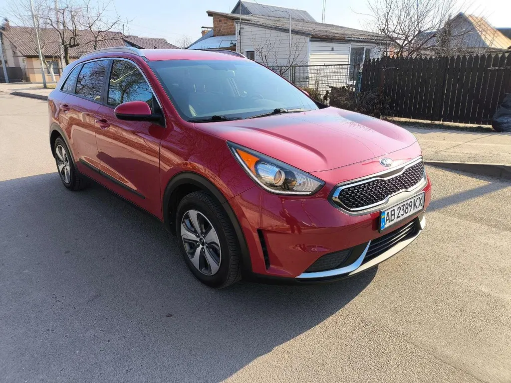 Фото 2017 Kia Niro