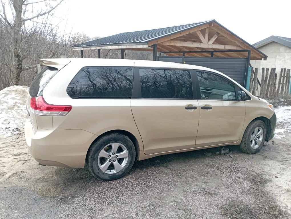 Фото 2014 Toyota Sienna