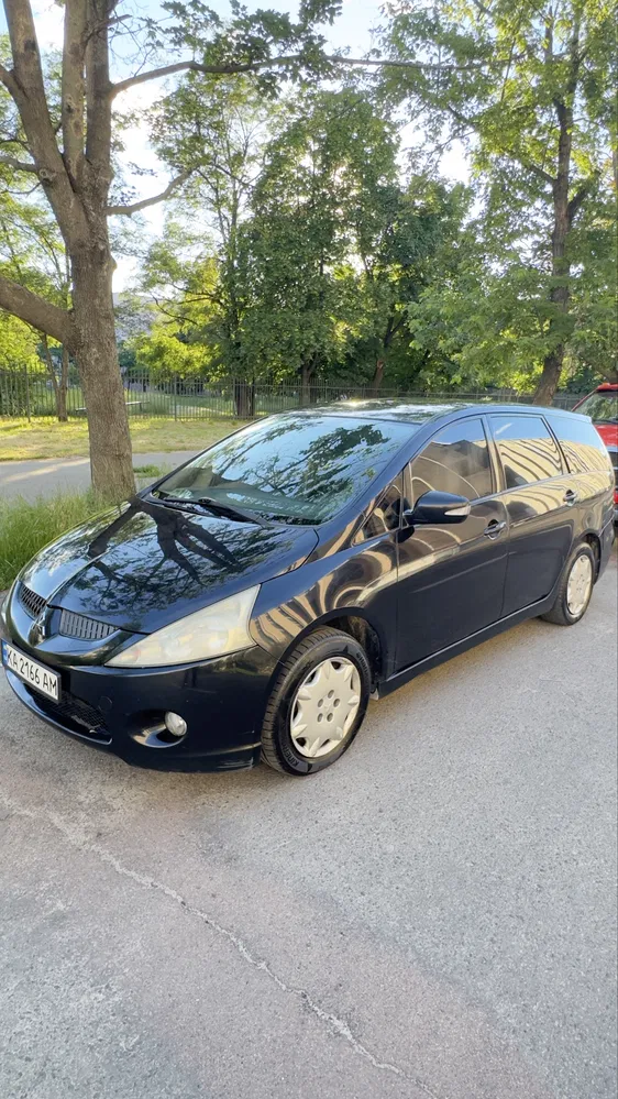 Фото 2009 Mitsubishi Grandis