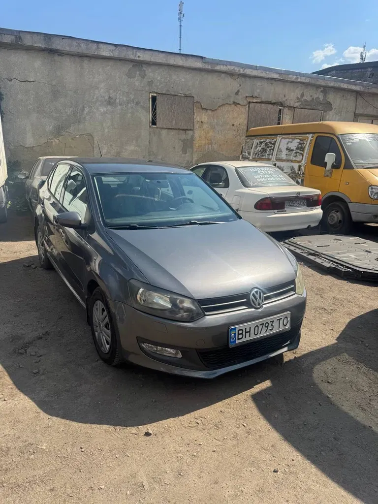 Фото 2011 Volkswagen Polo