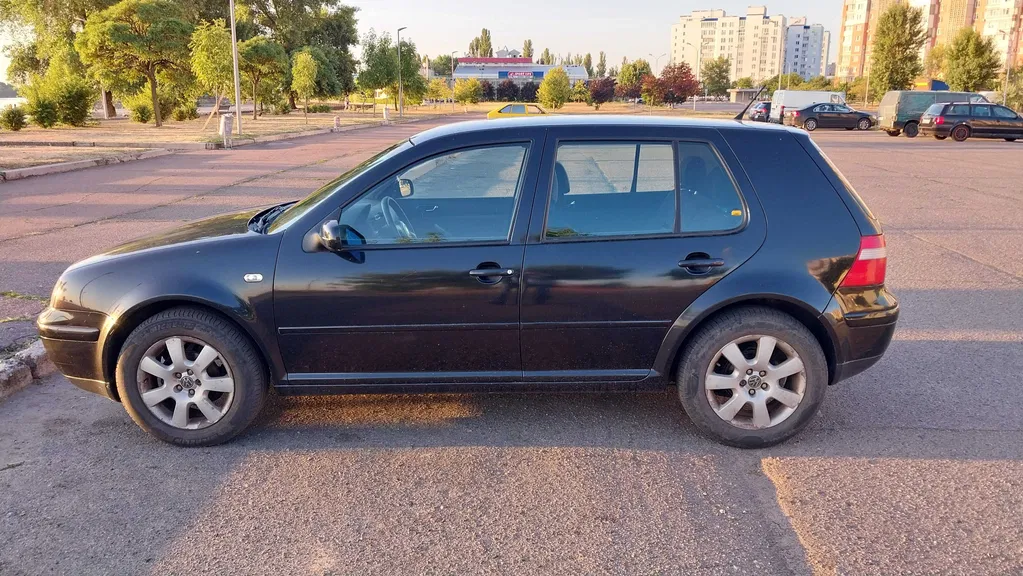 Фото 2003 Volkswagen Golf