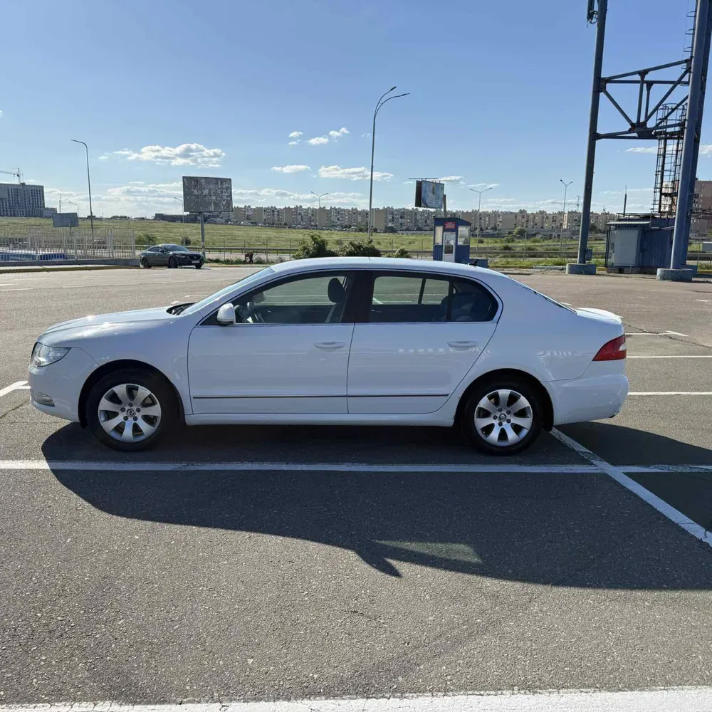 Фото 2010 Skoda Superb