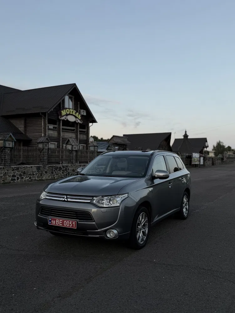 Фото 2014 Mitsubishi Outlander