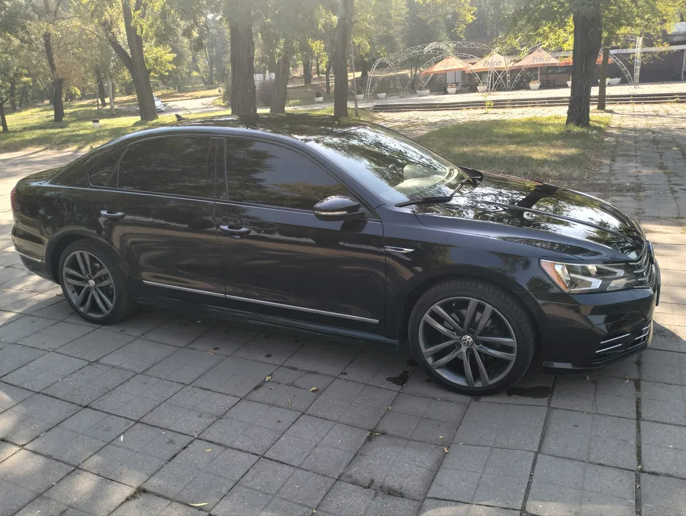 Фото 2016 Volkswagen Passat Sedan