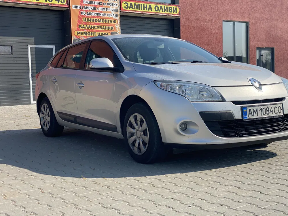 Фото 2010 Renault Megane