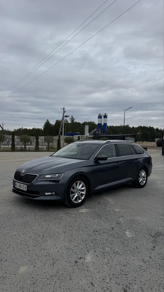 Фото 2017 Skoda Superb