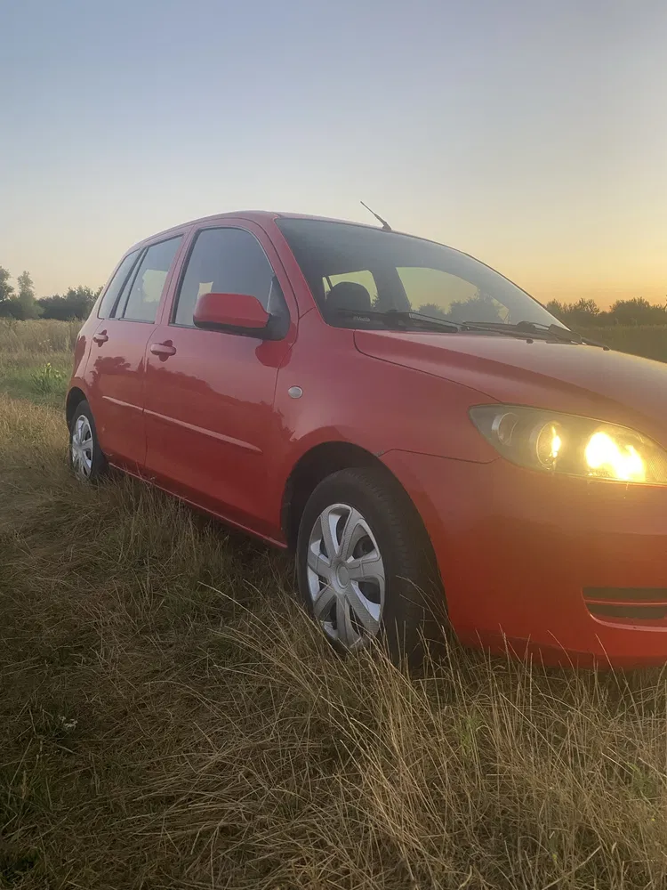 Фото 2005 Mazda 2