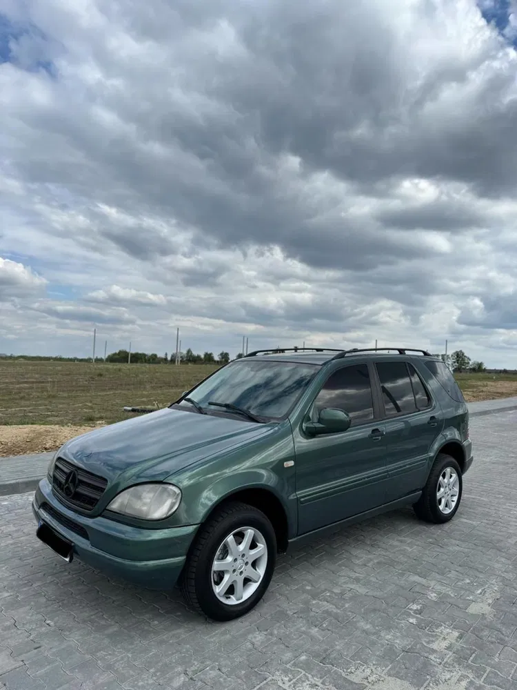Фото 2001 Mercedes-Benz ML серия