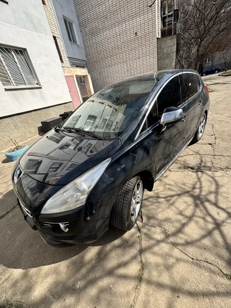 Фото 2011 Peugeot 3008