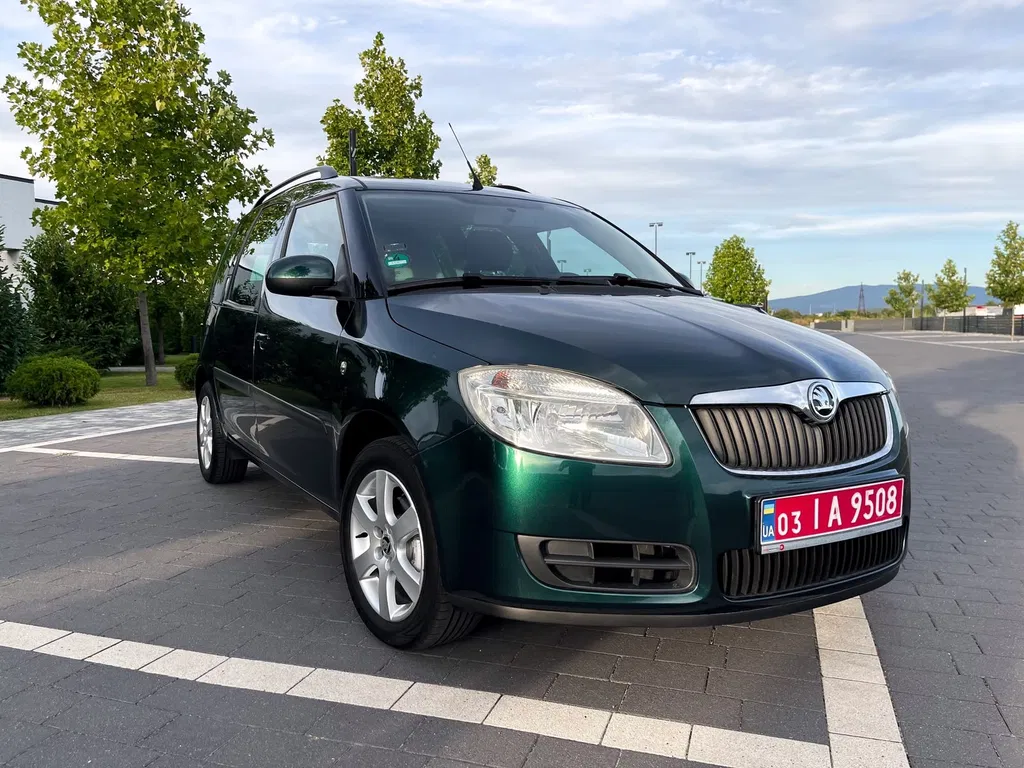 Фото 2010 Skoda Roomster