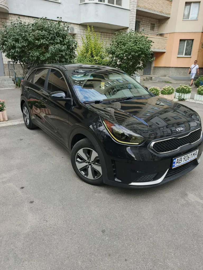 Фото 2017 Kia Niro