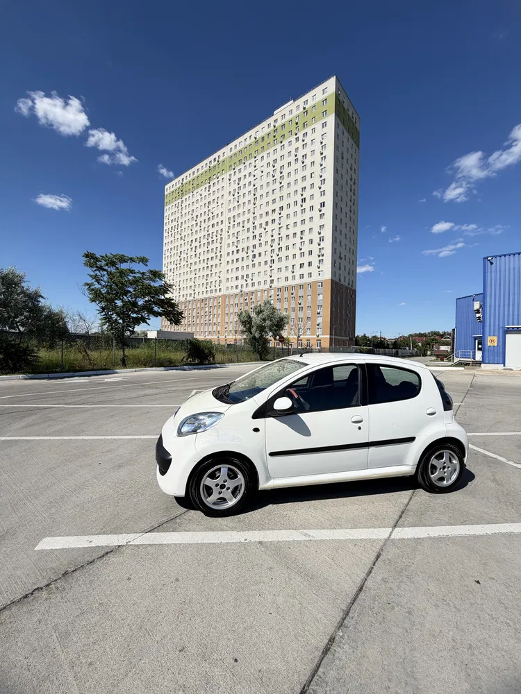 Фото 2008 Citroen C1