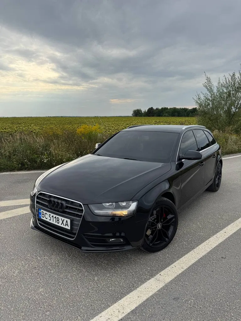 Фото 2012 Audi A4