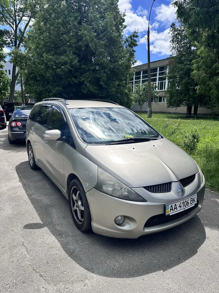 Фото 2006 Mitsubishi Grandis