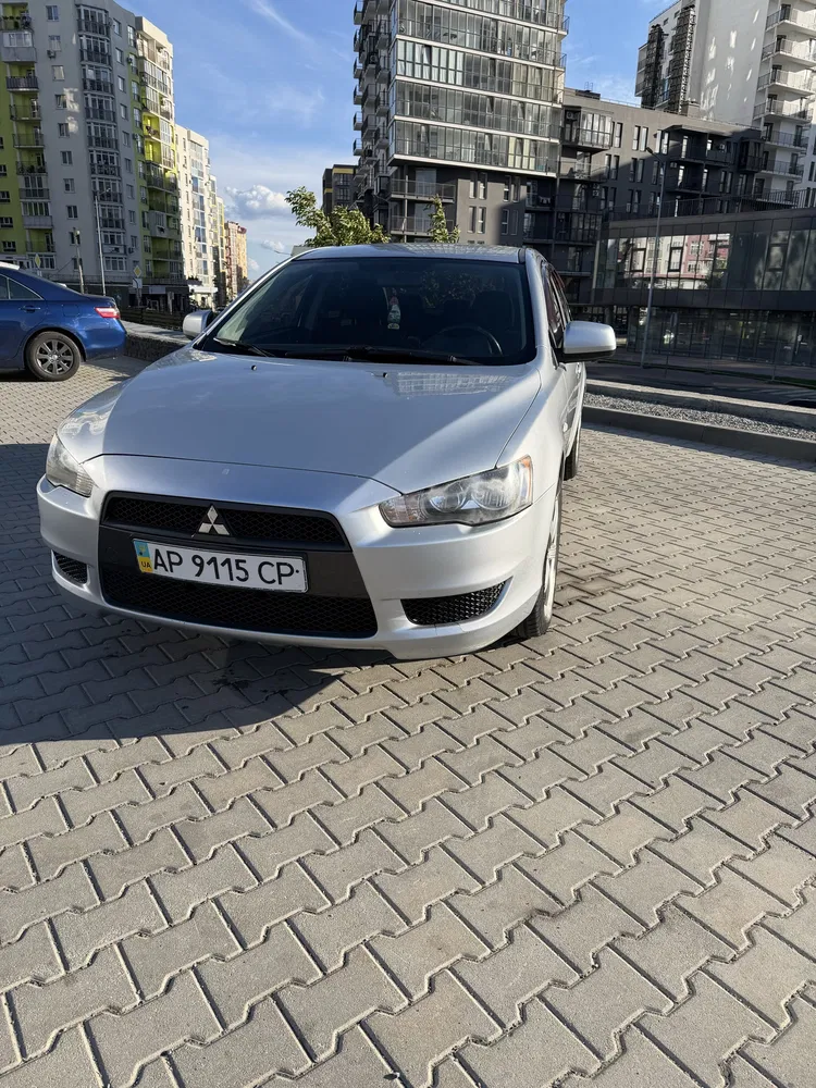 Фото 2010 Mitsubishi Lancer