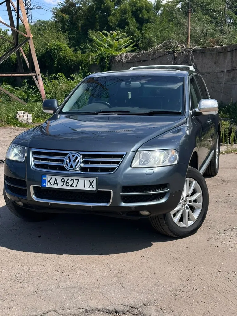 Фото 2005 Volkswagen Touareg