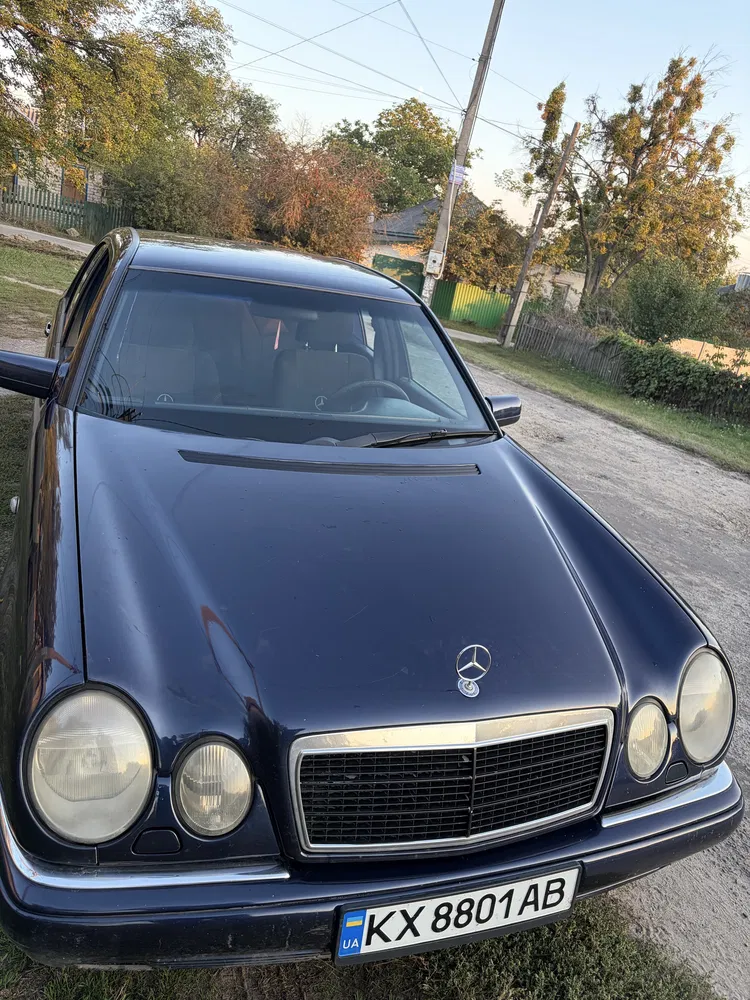 Фото 1997 Mercedes-Benz 240