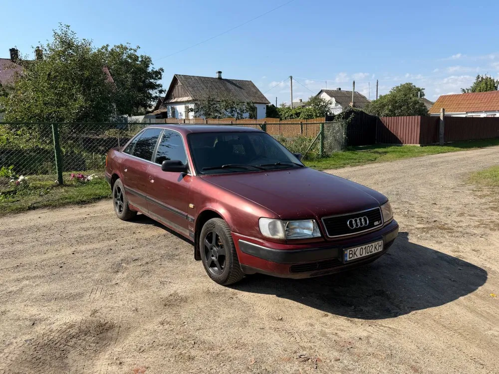 Фото 1992 Audi 100