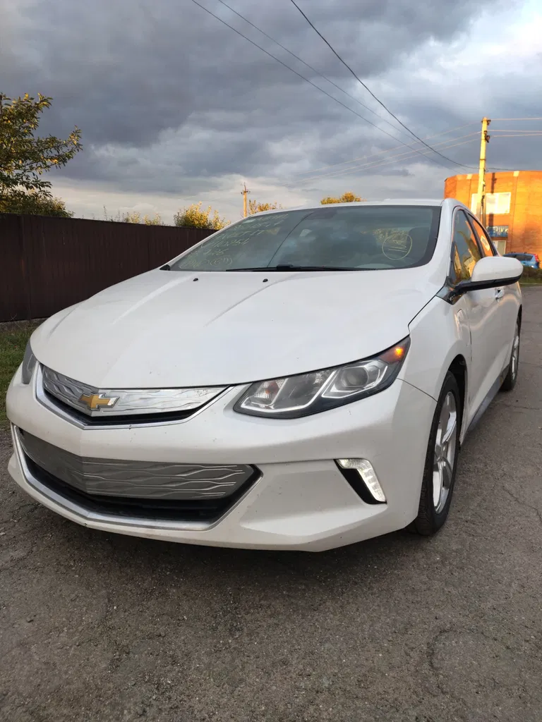Фото 2016 Chevrolet Volt