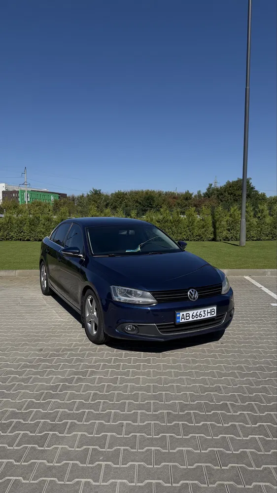 Фото 2011 Volkswagen Jetta