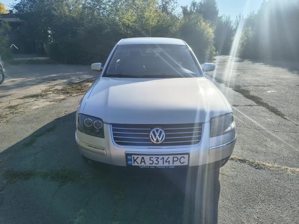 Фото 2002 Volkswagen Passat Sedan