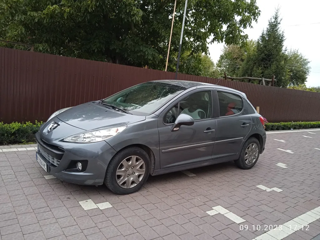 Фото 2011 Peugeot 207