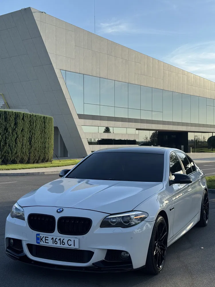 Фото 2014 BMW 5 серія