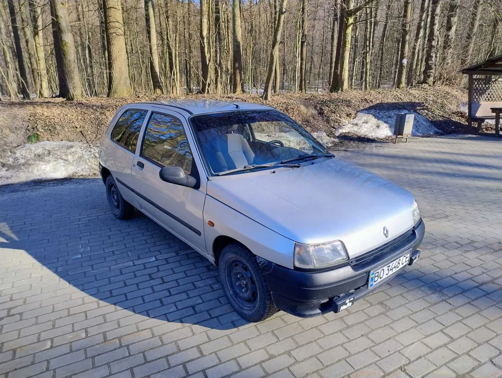 Фото 1991 Renault Clio