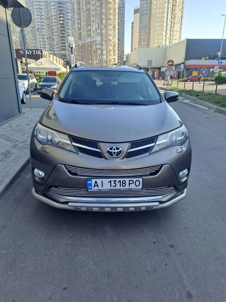 Фото 2013 Toyota RAV 4